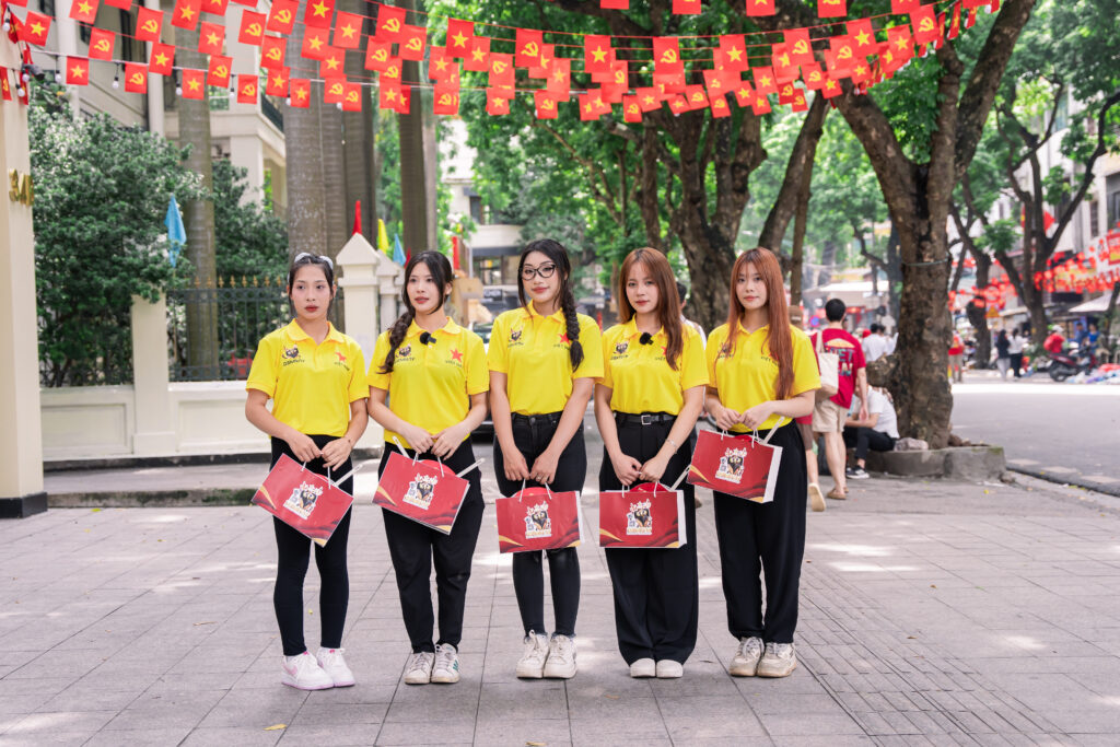 DEMNAY phát hơn 500 phần quà tri ân nhân dịp đại lễ